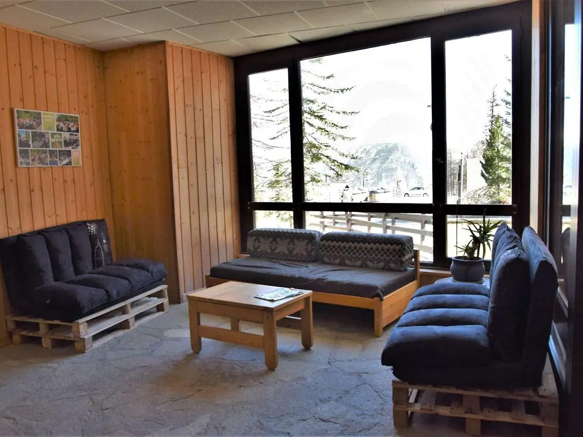 Studio 4 Pers Au Pied Des Pistes A Risoul 1850 Avec Parking Gratuit Et Casier A Ski - Fr-1-330-57 Apartment
